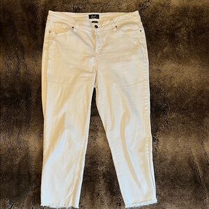 Earl Jeans Women's Cream Cropped Jeans